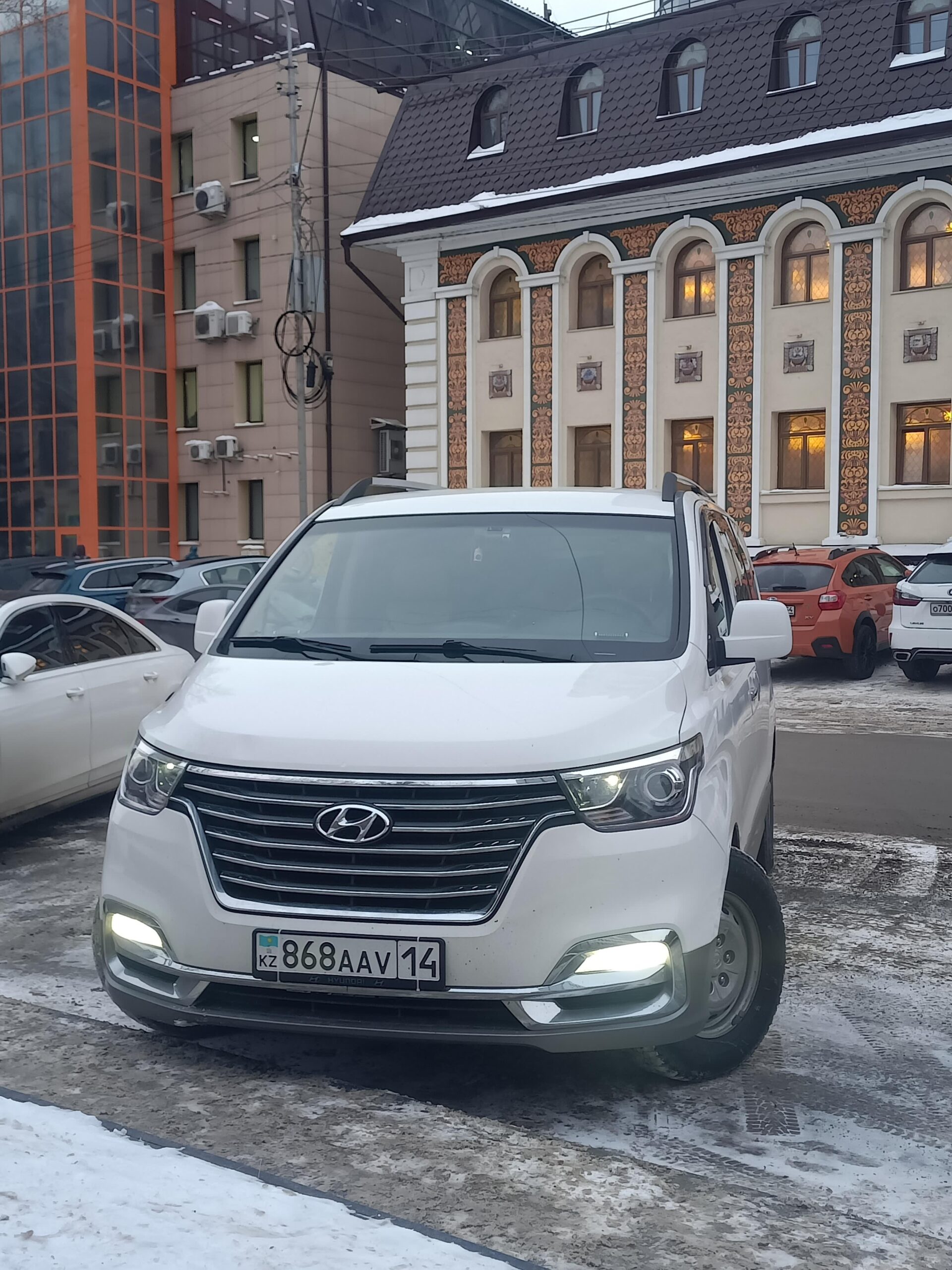 Просторный салон автомобиля для перевозок