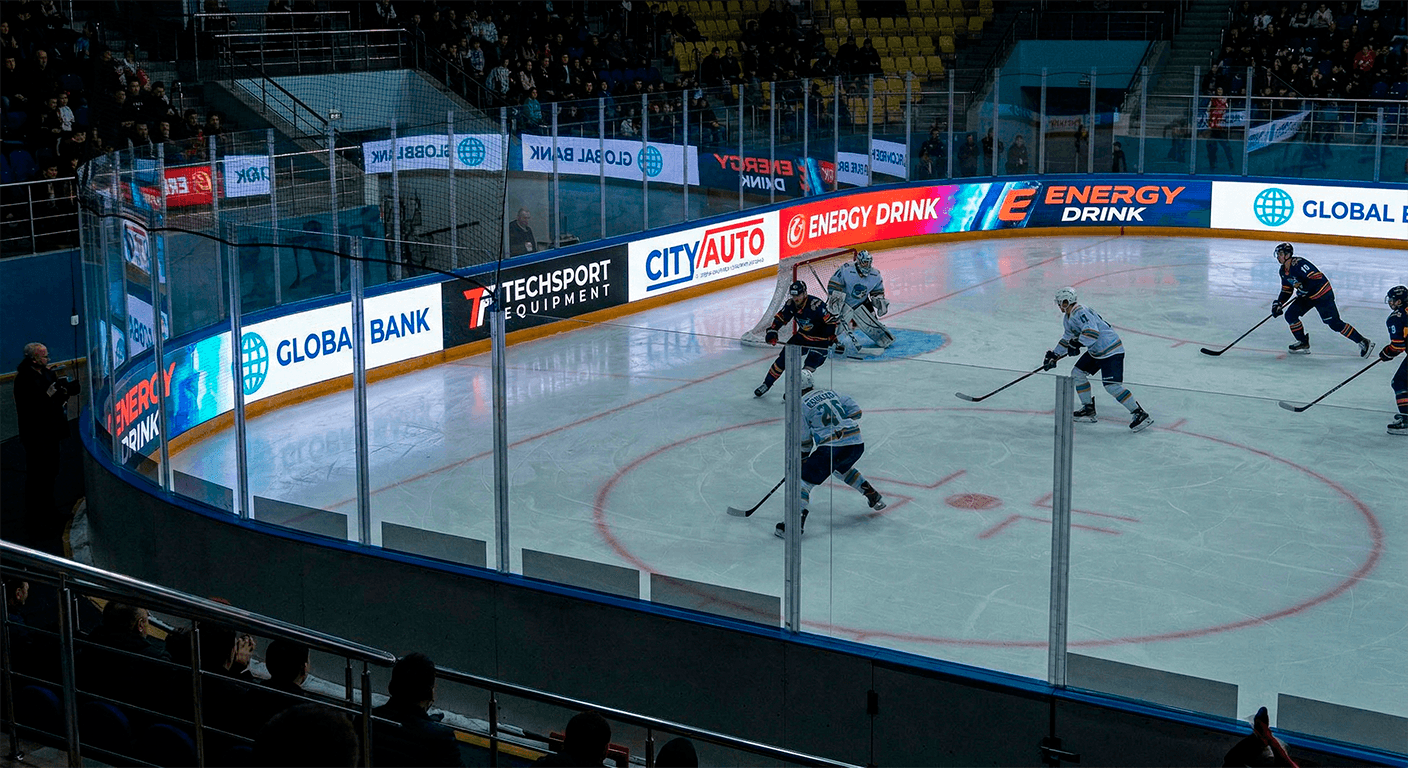 Ударопрочный спортивный LED-периметр Leyard V-Plus на ледовой арене